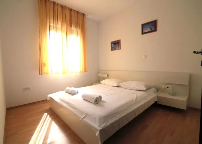 Apartments Eddie - Great Location & Comfor