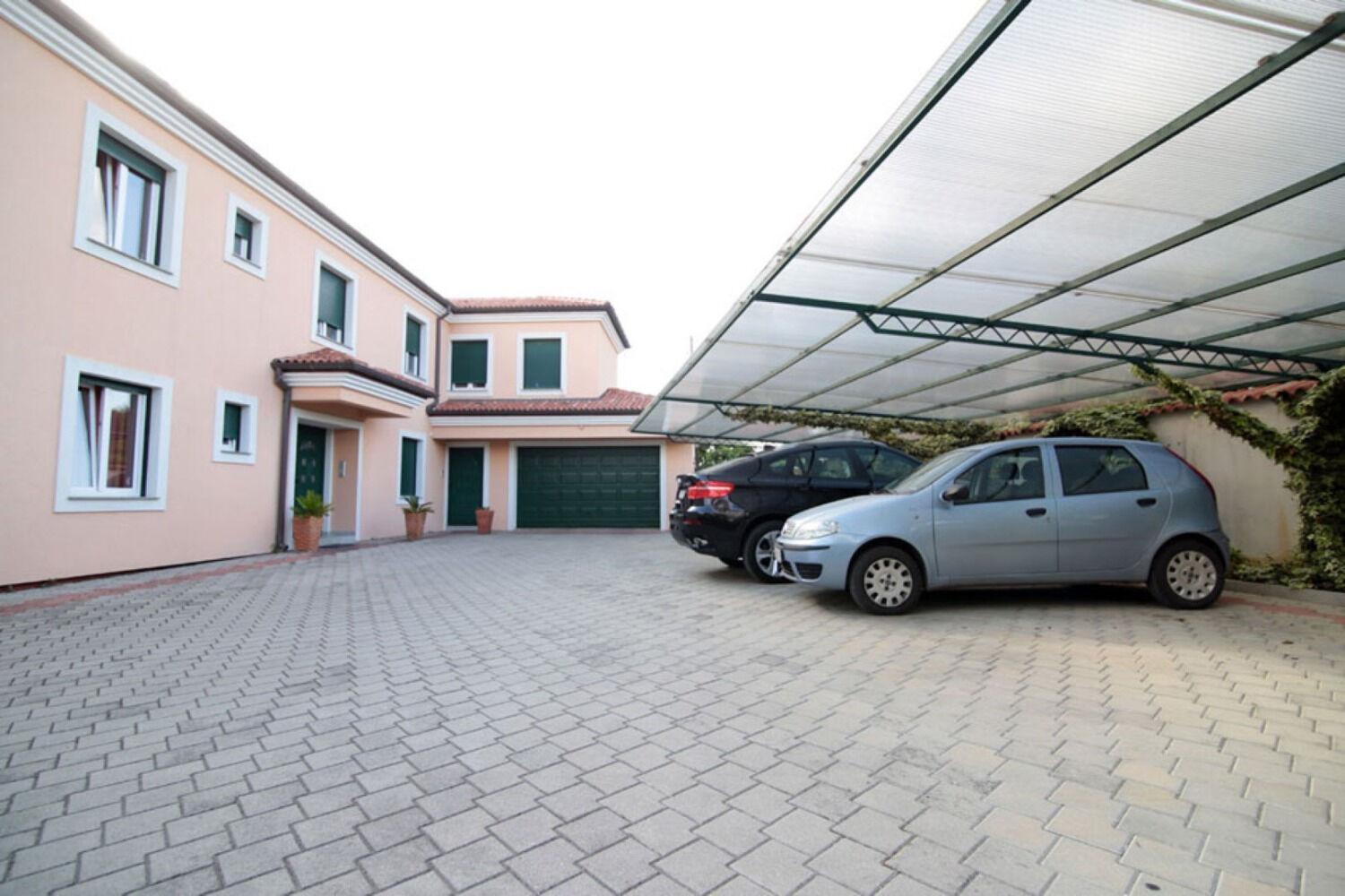 Eddie - Great Location & Comfor Apartman *