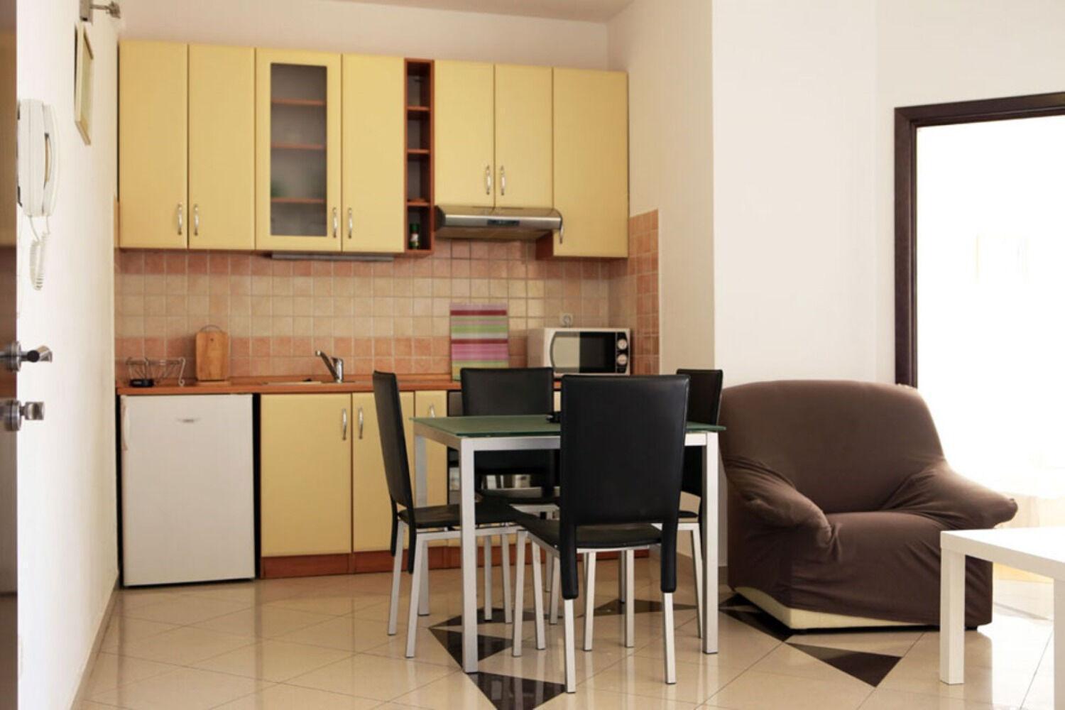 Eddie - Great Location & Comfor Apartman *