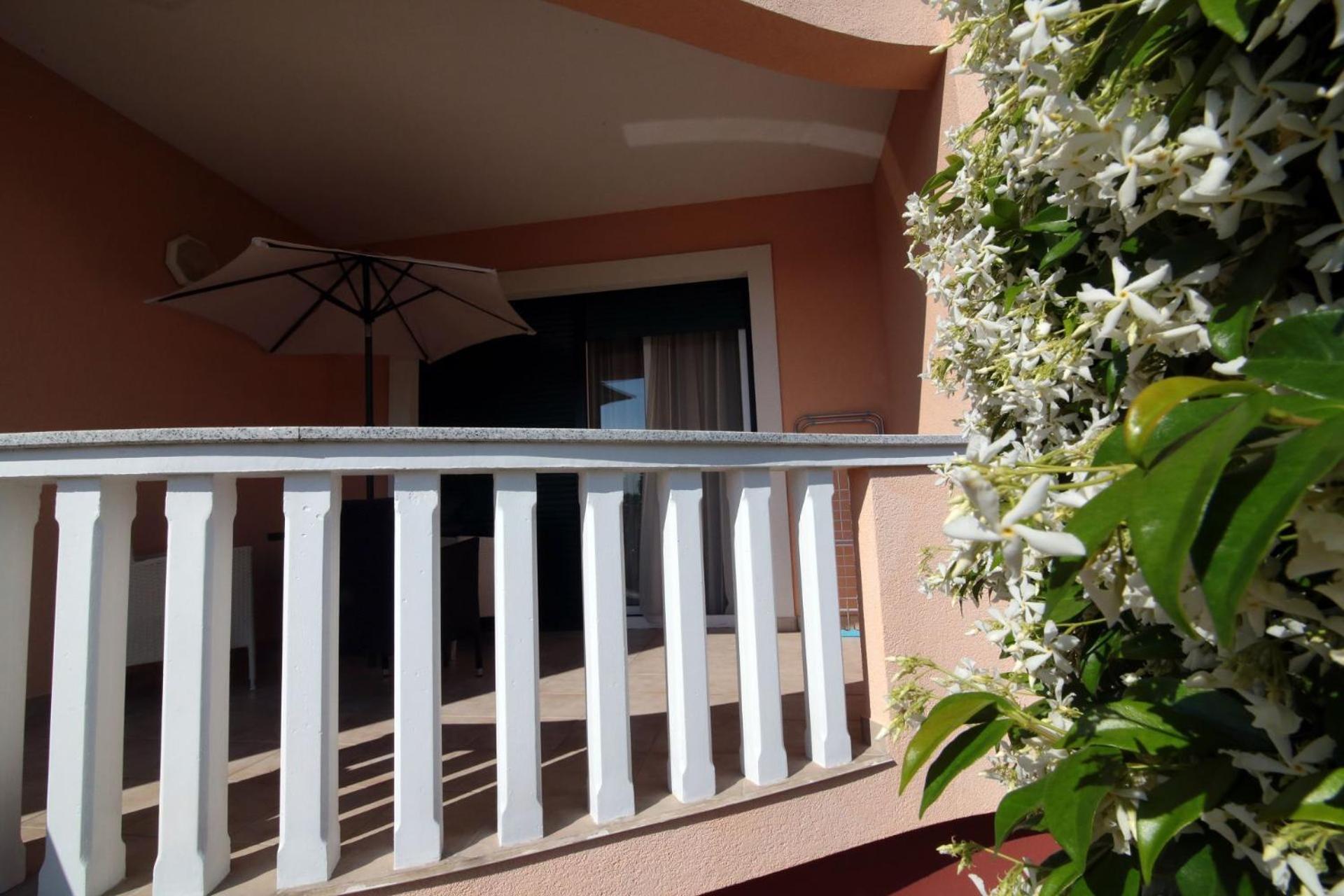Eddie - Great Location & Comfor Apartman *